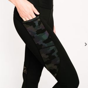 Zyia camo reflective pocket leggings 16-18